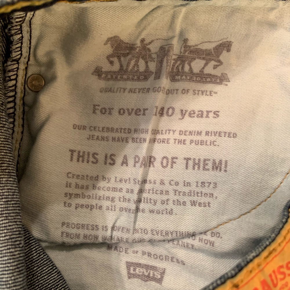 Levi’s 541 jeans. 34 waist Blue with White accents - Picture 6 of 8